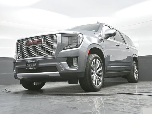 Used 2021 GMC Yukon XL Denali w/ Denali Ultimate Package AWD/4WD image 25