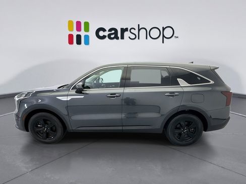Used 2025 Kia Sorento LX FWD image 2
