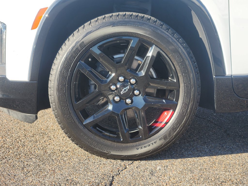 Used 2023 Chevrolet Traverse Premier w/ Redline Edition FWD image 9