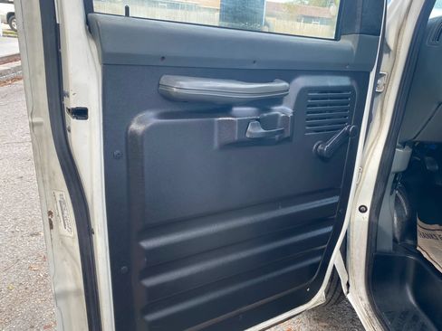 Used 1996 Ford E-350 and Econoline 350 RWD image 15