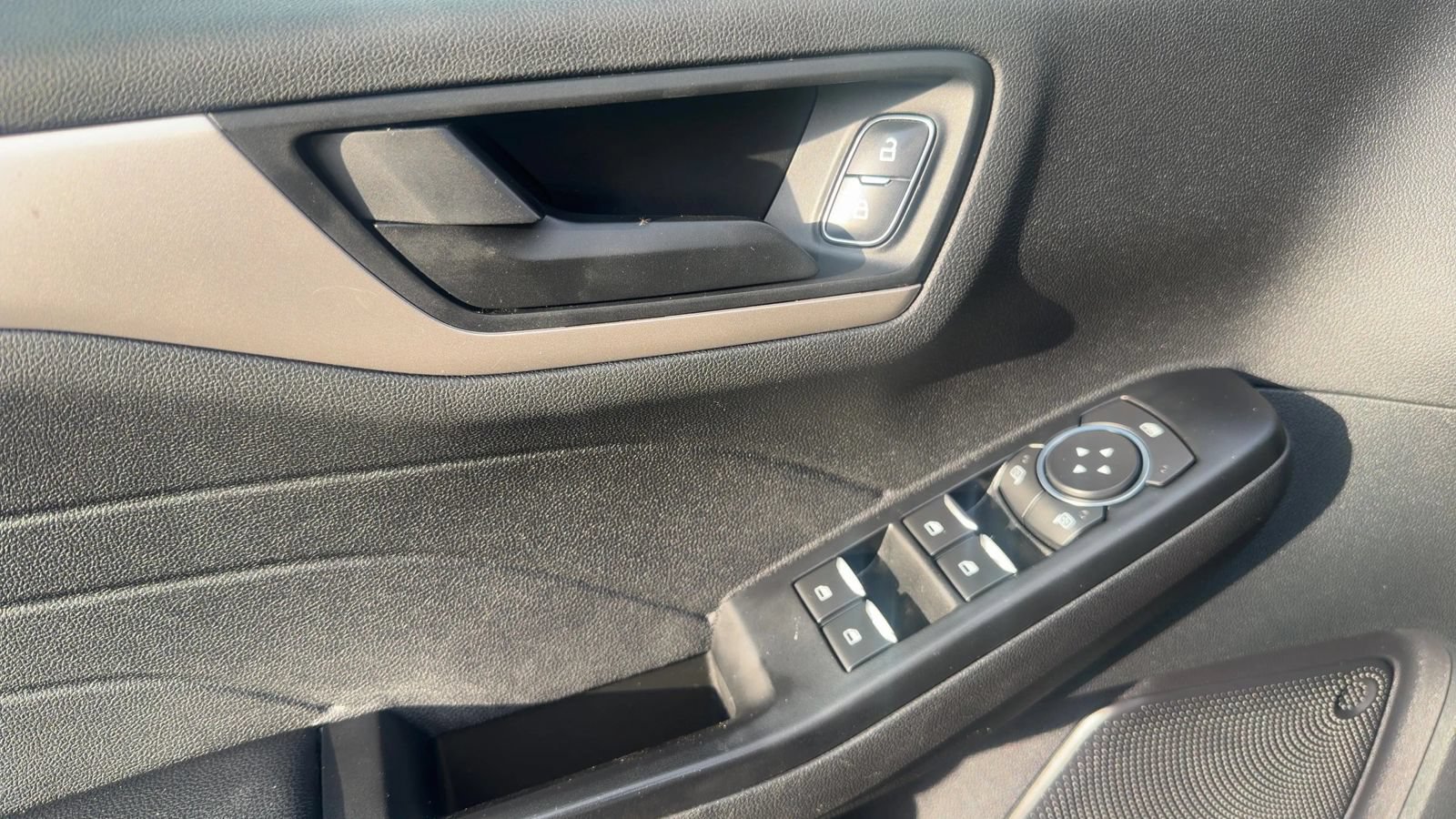 Used 2022 Ford Escape SE w/ SE Sport Appearance Package AWD/4WD image 13