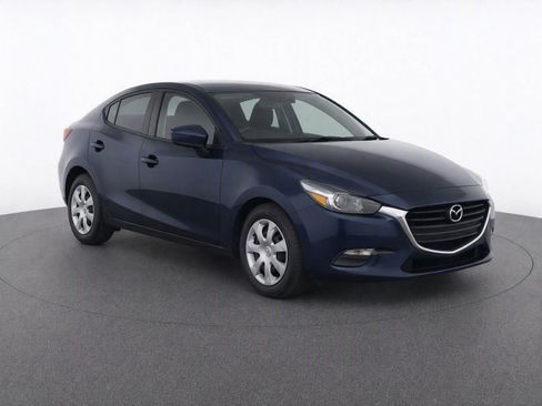 Used 2018 MAZDA MAZDA3 Sport FWD image 2