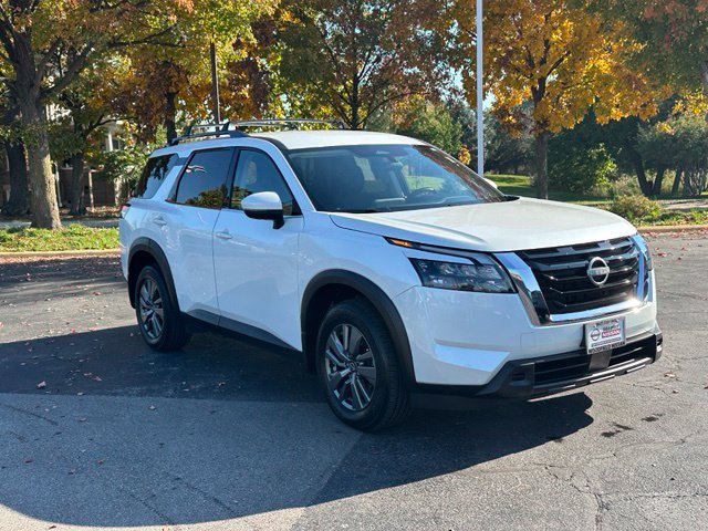 Used 2025 Nissan Pathfinder SV w/ Cargo Package AWD/4WD image 3
