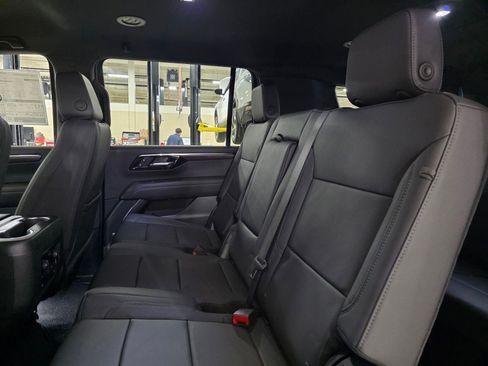 New 2026 Chevrolet Suburban LT image 16