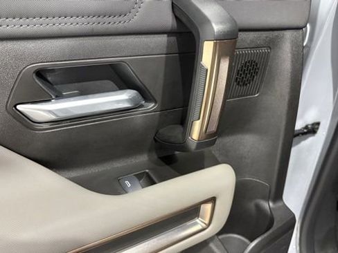 Used 2025 GMC Hummer EV 2X image 19