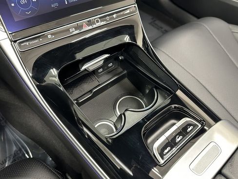 Certified 2025 Mercedes-Benz CLE 300 4MATIC Cabriolet image 28