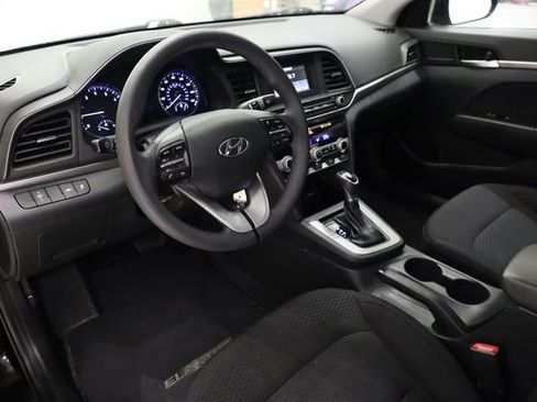 Used 2020 Hyundai Elantra SE w/ Cargo Package (C1) image 10