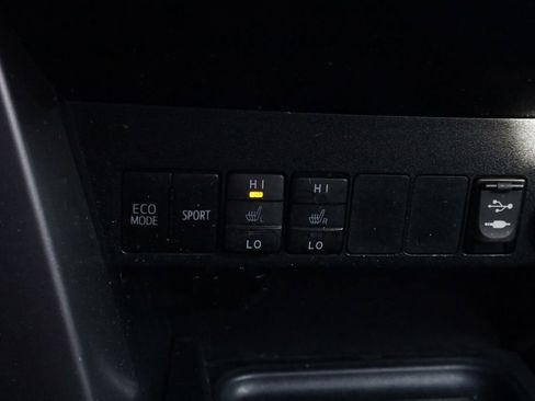 Used 2016 Toyota RAV4 Limited FWD image 11