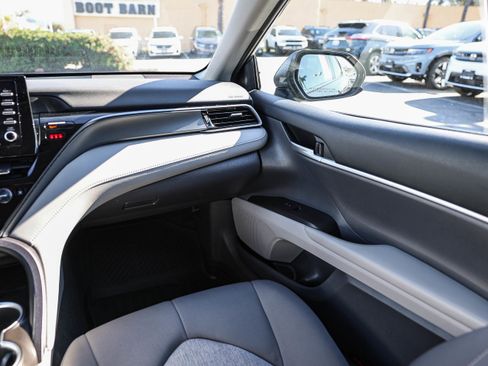 Used 2023 Toyota Camry LE image 5