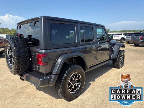 Certified 2025 Jeep Wrangler Unlimited Rubicon AWD/4WD image 4