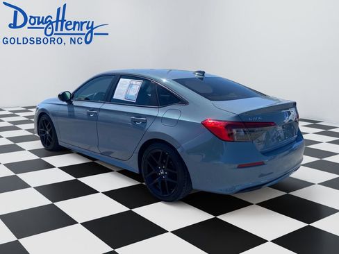 Used 2023 Honda Civic Sport image 3