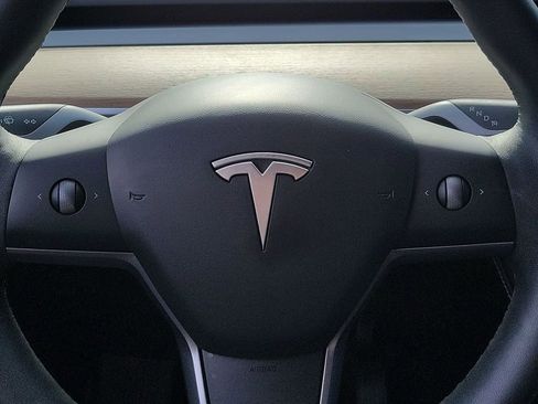 Used 2024 Tesla Model Y Long Range image 11