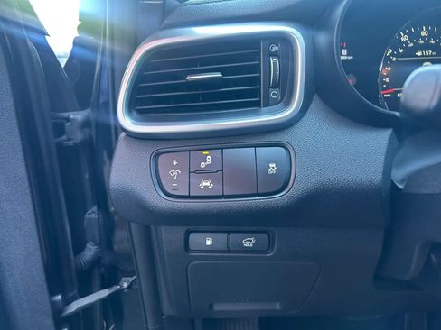 Used 2019 Kia Sorento EX FWD image 13