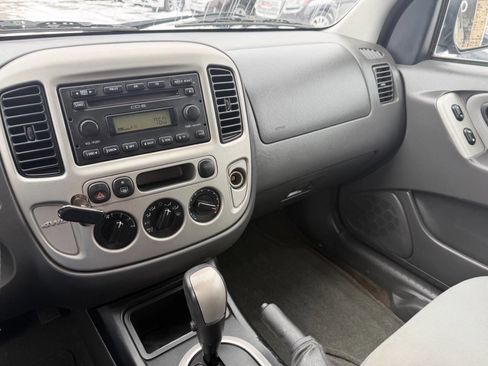 Used 2005 Ford Escape XLT image 19