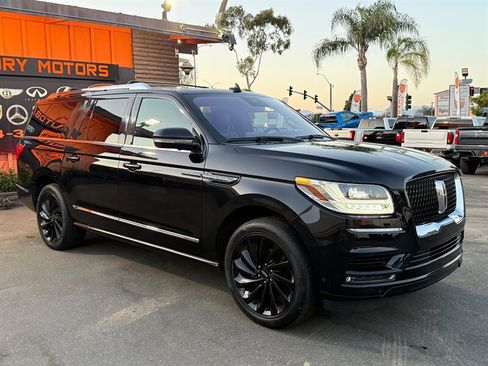 Used 2020 Lincoln Navigator L Reserve w/ Equipment Group 208A Reserve AWD/4WD image 14