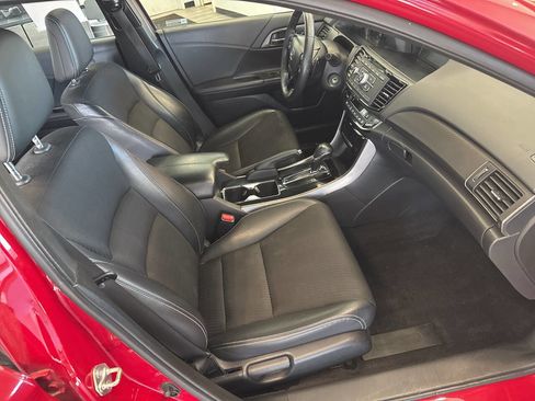 Used 2017 Honda Accord Sport image 19