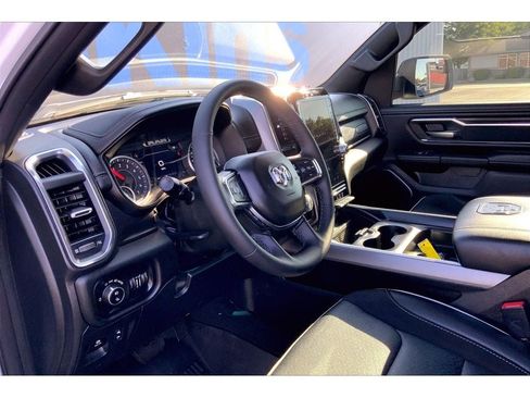 Used 2025 RAM 1500 Laramie w/ Sport Appearance Package AWD/4WD image 16