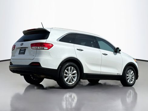 Used 2018 Kia Sorento LX AWD/4WD image 2