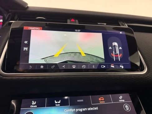 Used 2019 Land Rover Range Rover Velar R-Dynamic SE AWD/4WD image 21