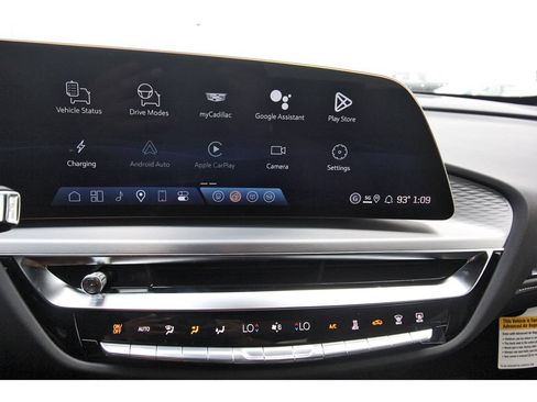 New 2026 Cadillac Lyriq Luxury AWD/4WD image 16