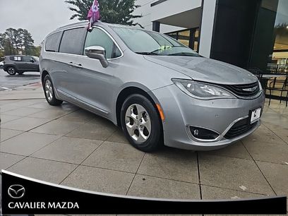 Used 2018 Chrysler Pacifica Limited w/ Advanced Safetytec Group
