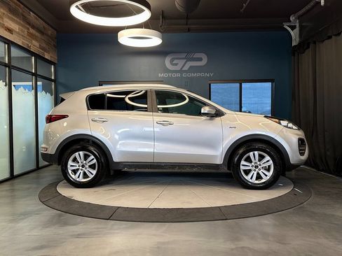 Used 2019 Kia Sportage LX w/ LX Popular Package AWD/4WD image 2