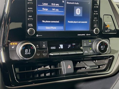 Certified 2021 Toyota Highlander XLE image 15