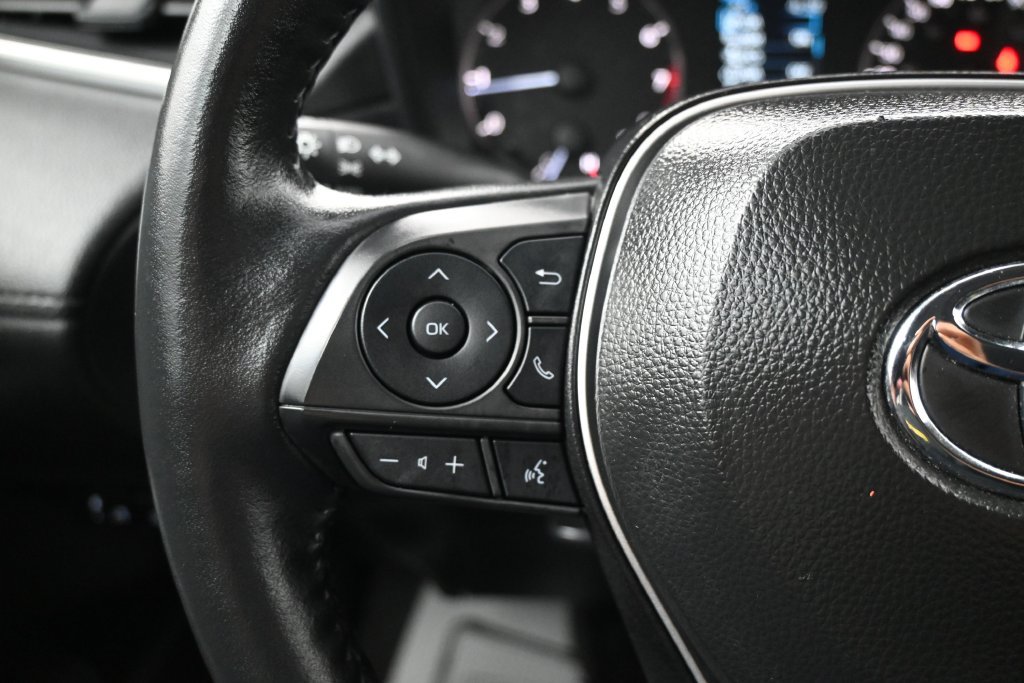 Used 2025 Toyota Corolla Cross LE AWD/4WD image 18