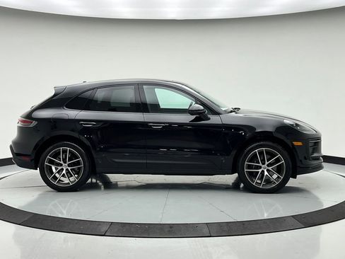 Used 2025 Porsche Macan image 8