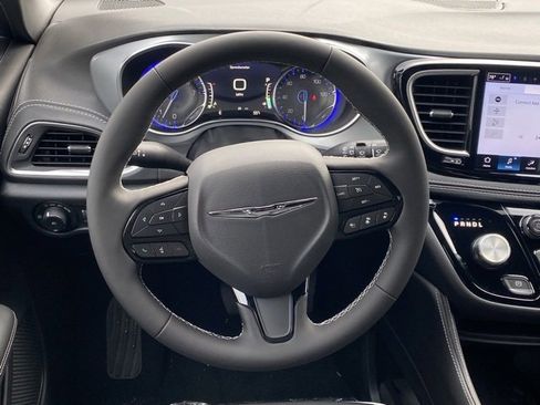 New 2026 Chrysler Pacifica Limited w/ S Appearance Package image 39