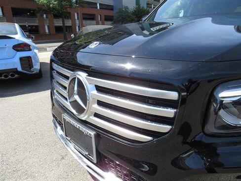 Used 2024 Mercedes-Benz GLB 250 4MATIC image 21