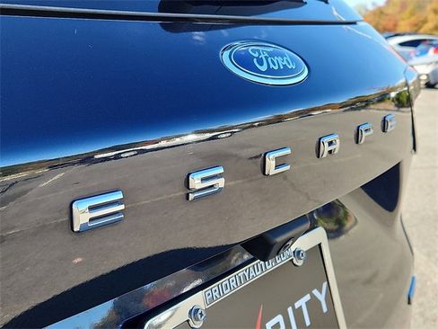Used 2021 Ford Escape SE image 27