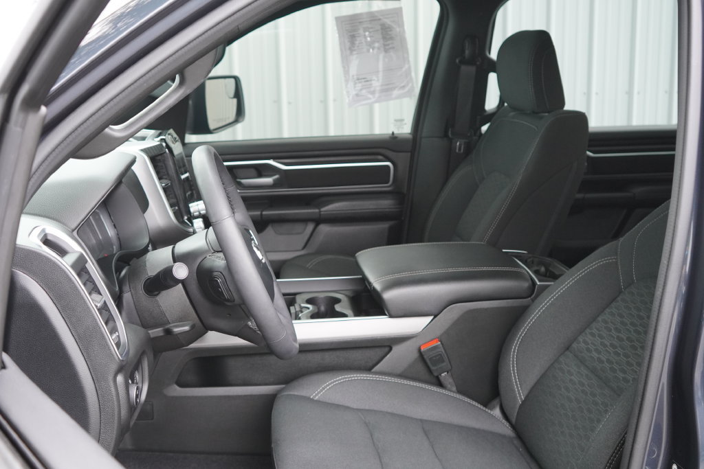 Used 2025 RAM 1500 Big Horn AWD/4WD image 13