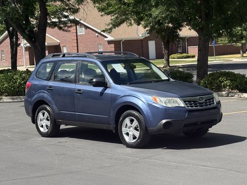 Used 2011 Subaru Forester 2.5X w/ Popular Equipment Group 1B AWD/4WD image 2