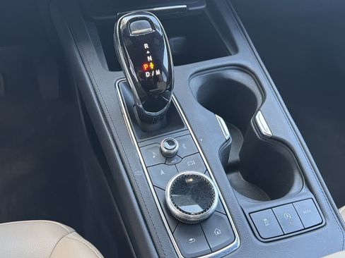 Certified 2024 Cadillac XT4 Luxury w/ Cold Weather Package image 33