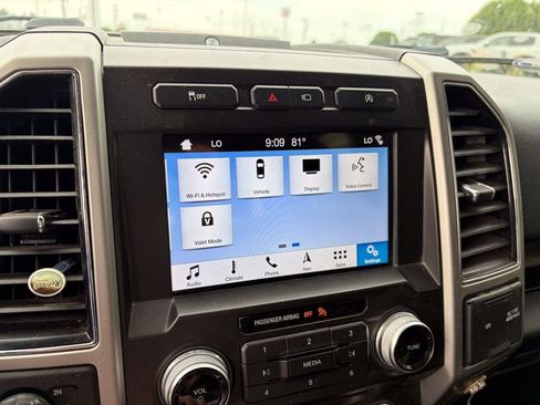 Used 2018 Ford F150 Lariat w/ Equipment Group 502A Luxury AWD/4WD image 19