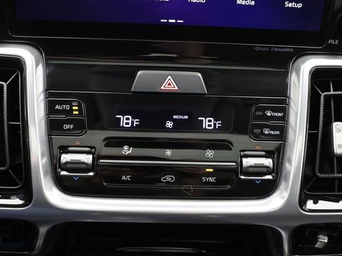 Used 2023 Kia Sorento SX image 24