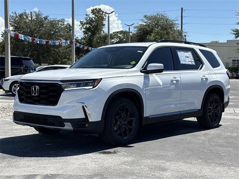 New 2025 Honda Pilot Touring image 9
