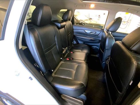 Used 2016 Nissan Rogue SL w/ SL Premium Package image 20