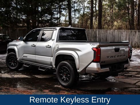 Used 2024 Toyota Tacoma TRD Off-Road image 5