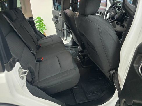 Used 2022 Jeep Wrangler Unlimited Sport image 26