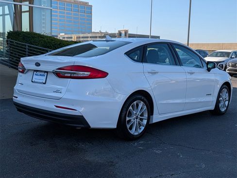 Used 2019 Ford Fusion SE image 5