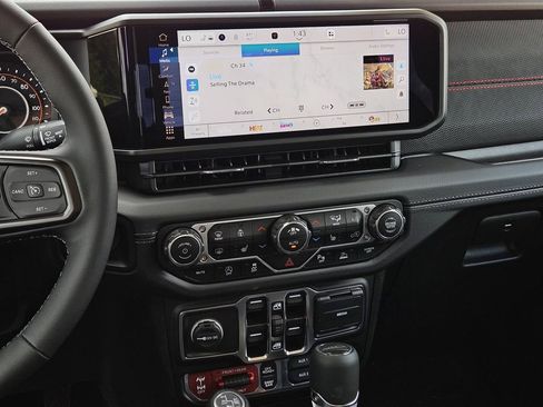 New 2025 Jeep Gladiator Rubicon image 23