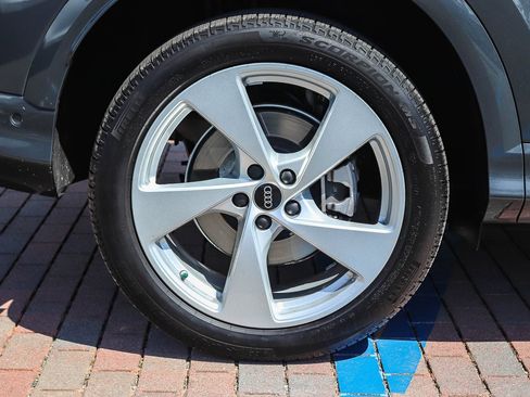 Certified 2025 Audi Q5 Premium Plus AWD/4WD image 9