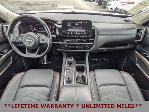 Used 2025 Nissan Pathfinder Platinum w/ Cargo Package image 17