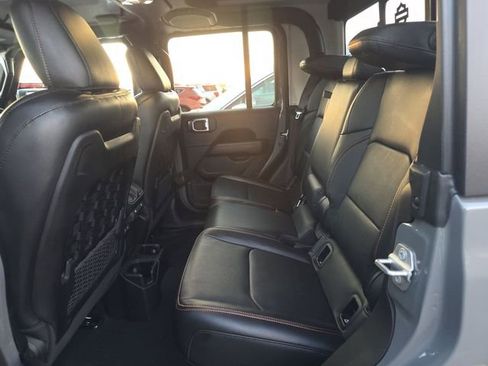 Used 2022 Jeep Gladiator Mojave w/ Cold Weather Group image 22