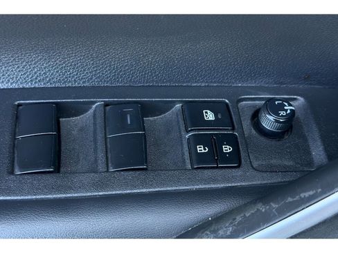 Used 2021 Toyota Corolla SE w/ Carpet Mat Package (TMS) FWD image 12