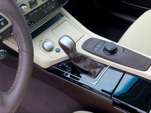 Used 2018 Lexus ES 350 w/ Accessory Package 2 image 17