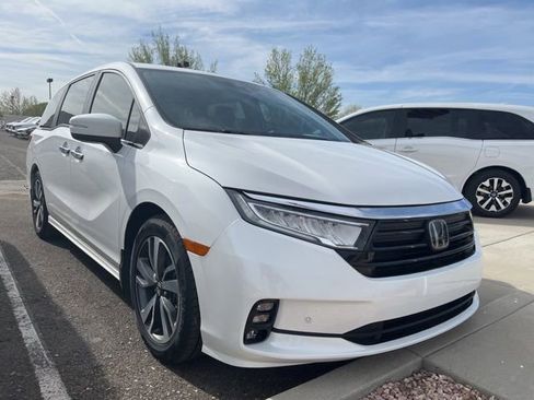 Certified 2024 Honda Odyssey Touring image 12
