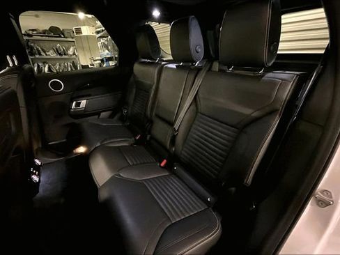 Certified 2025 Land Rover Discovery S image 17